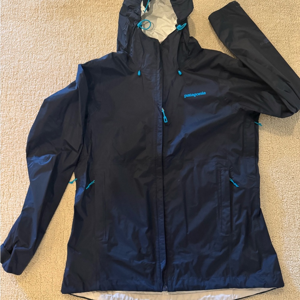 Patagonia Women’s Torrentshell Rain Jacket - Size Large